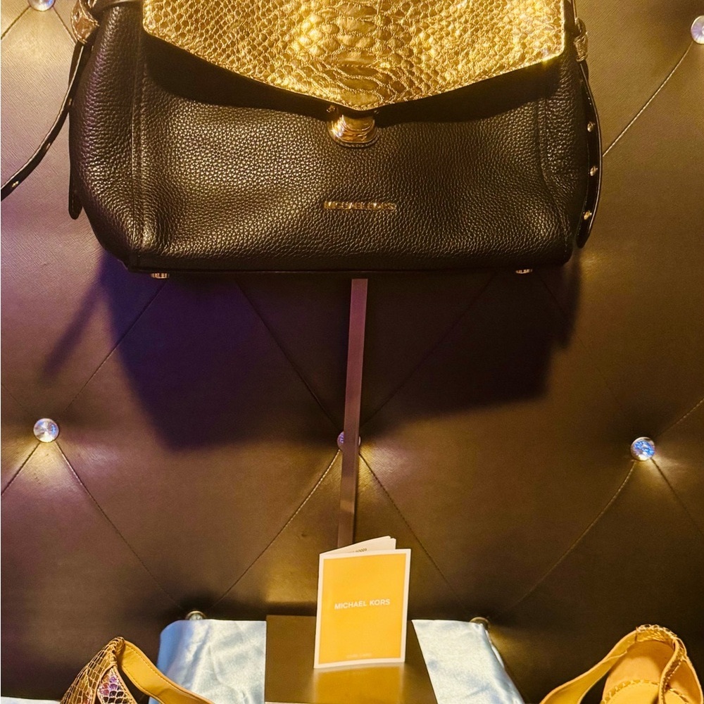 Michael Kors Black and Gold Shoulder Bag - Picture 3 of 7